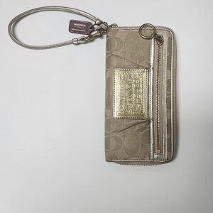 COACH POPPY Signature Wristlet Khaki Gold with Gold Leather Trim Pockets